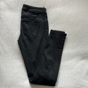 Black skinny jeans